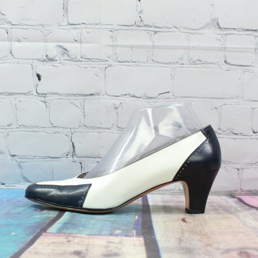 Salvatore Ferragamo Leather Kitten Heel Size 7.5 B - Picture 1 of 9